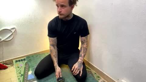 Layne online show from October 25, 4:13 am