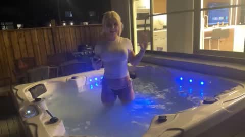 _leobaby69 online show from November 5, 1:18 am