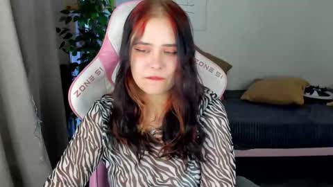 Im Alis 3 online show from November 3, 6:25 am