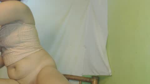 _lilies_gigi_ online show from August 4, 1:01 am