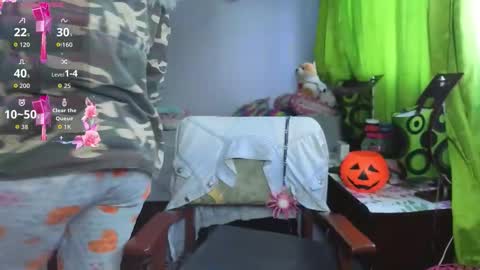 Snapshot of _lindasy_ chatting on October 14, 3:48 pm Lindasy online show from October 14, 3:48 pm