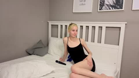 Emma online show from October 30, 2:50 pm