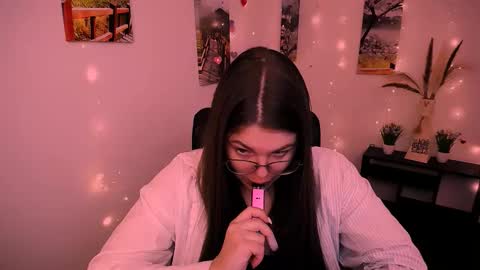 Snapshot of _lovely_mary chatting on September 18, 7:23 am Mary online show from September 18, 7:23 am