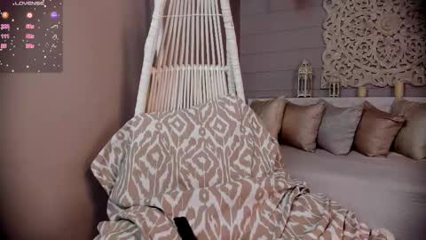  Luna  online show from February 18, 12:39 pm