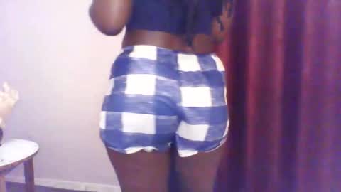 luscious online show from December 19, 12:00 pm