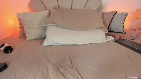 _luuciana_ online show from June 25, 5:12 am