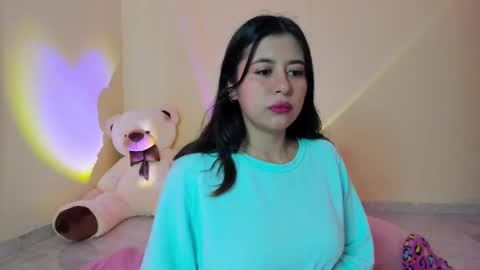Maia online show from October 12, 1:04 pm