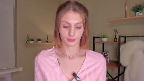 Nicole online show from July 1, 9:45 pm
