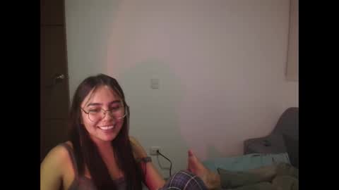 max and abby online show from May 6, 1:44 am