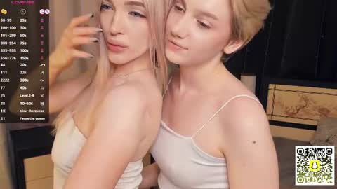Elva and Kate  online show from July 4, 7:01 am