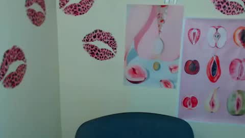 Susie online show from December 14, 7:03 am