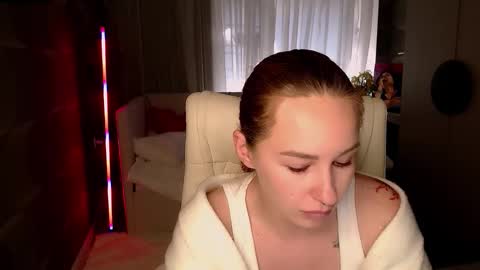 _mi_amore online show from April 24, 9:11 am