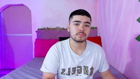  Mia y Mike  online show from October 22, 1:24 pm