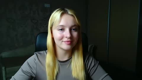 Melanie online show from February 24, 3:04 pm