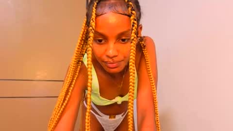 Mimi online show from May 2, 2:17 am
