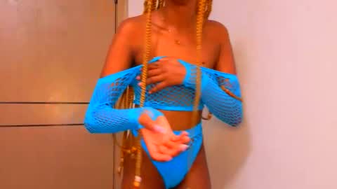 Mimi online show from April 25, 1:41 pm