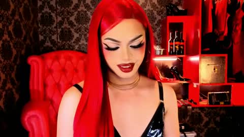 Raven Strauss online show from May 19, 1:56 am