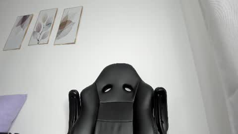 _molly_rosse_ online show from July 2, 11:59 am