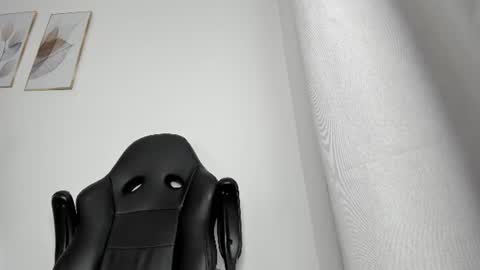 _molly_rosse_ online show from June 25, 12:32 pm