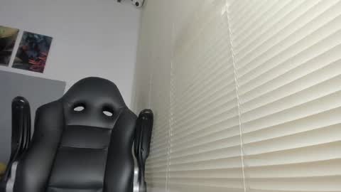 _molly_rosse_ online show from May 2, 12:22 pm