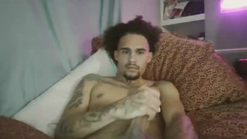 Mixedbreed online show from December 19, 11:57 pm