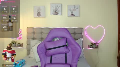 _naomi_s online show from June 26, 2:22 pm