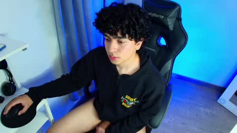 Nicolas online show from January 9, 1:39 am