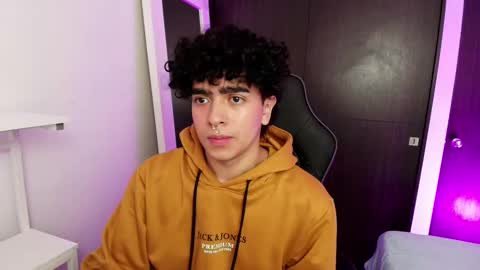 Nicolas online show from February 13, 8:45 pm