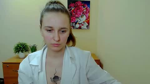 Snapshot of _nicole_new chatting on February 27, 1:17 pm Nica online show from February 27, 1:17 pm