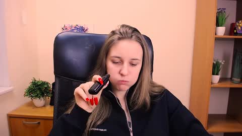 Snapshot of _nicole_new chatting on January 18, 12:15 pm Nica online show from January 18, 12:15 pm