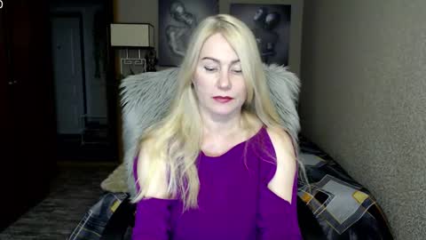 Donella    online show from October 28, 6:09 pm