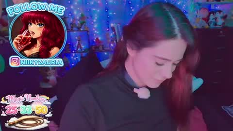 niiky online show from June 16, 2:26 am
