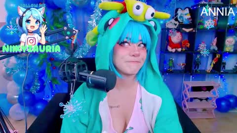 niiky online show from December 21, 4:46 pm