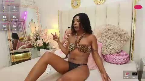  ninafox online show from June 15, 8:23 pm