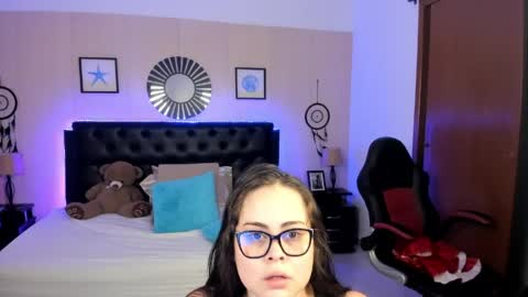 Olivia jones online show from April 27, 12:25 pm
