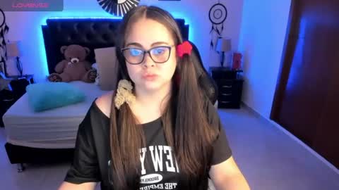 Olivia jones online show from July 7, 12:20 pm