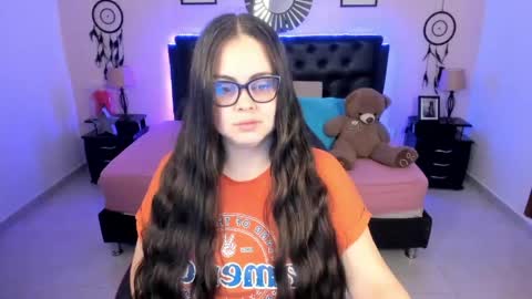 Olivia jones online show from April 28, 12:20 pm