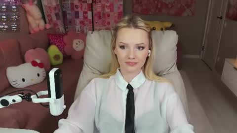 Tina online show from July 10, 11:53 pm