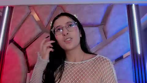Pau online show from July 30, 9:04 pm