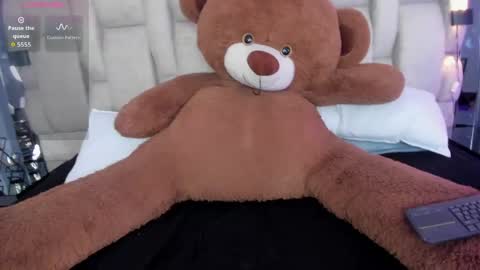  pauli  online show from May 3, 4:07 am