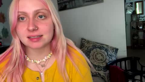 Snapshot of _peaceoutgirlscout_ chatting on September 28, 9:02 pm _peaceoutgirlscout_ online show from September 28, 9:02 pm