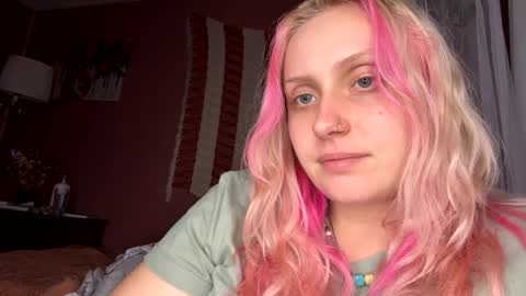 Snapshot of _peaceoutgirlscout_ chatting on September 21, 1:42 am _peaceoutgirlscout_ online show from September 21, 1:42 am