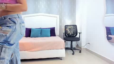  peach1  online show from July 29, 1:44 pm