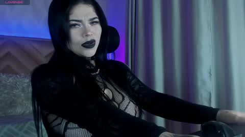 Raven online show from April 30, 12:21 pm