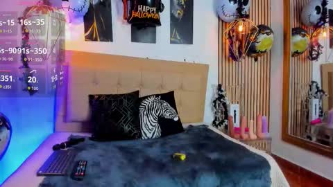 SAMANTHA FOX online show from October 29, 12:07 pm