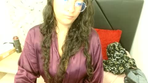 _saraximena_ online show from July 4, 3:48 pm