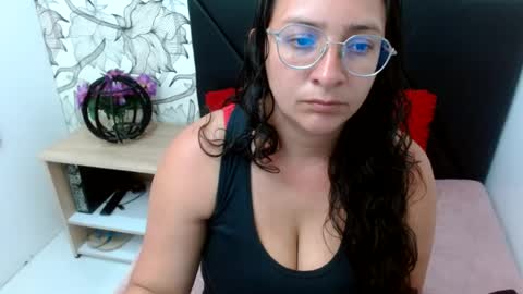 _saraximena_ online show from July 21, 2:52 pm