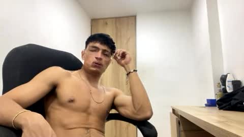 Juan Pablo-independent model online show from July 5, 4:19 am