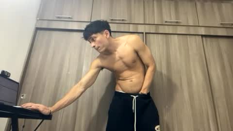 Juan Pablo-independent model online show from July 30, 1:28 am