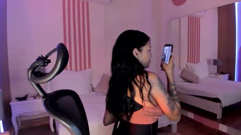 Sharlot online show from November 27, 3:31 pm